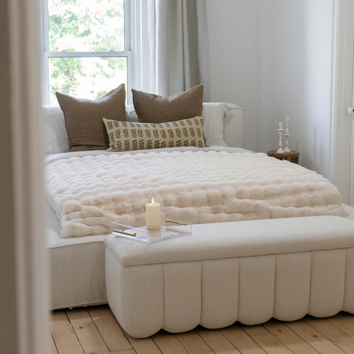Banc de rangement capitonné en tissu ivoire - Bords arrondis, Rangement dissimulé