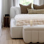 Banc de rangement capitonné en tissu ivoire - Bords arrondis, Rangement dissimulé