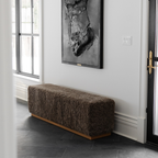 Banc Cube en Peau de Mouton de Laine Taupe Foncé - Base en Chêne Massif