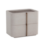 Table de chevet incurvée en similicuir crème – Dessus en placage de chêne, 2 tiroirs, base en acacia