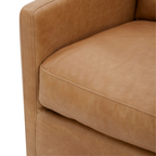 Fauteuil pivotant en cuir cognac vieilli – Accoudoirs plats, piètement noyer