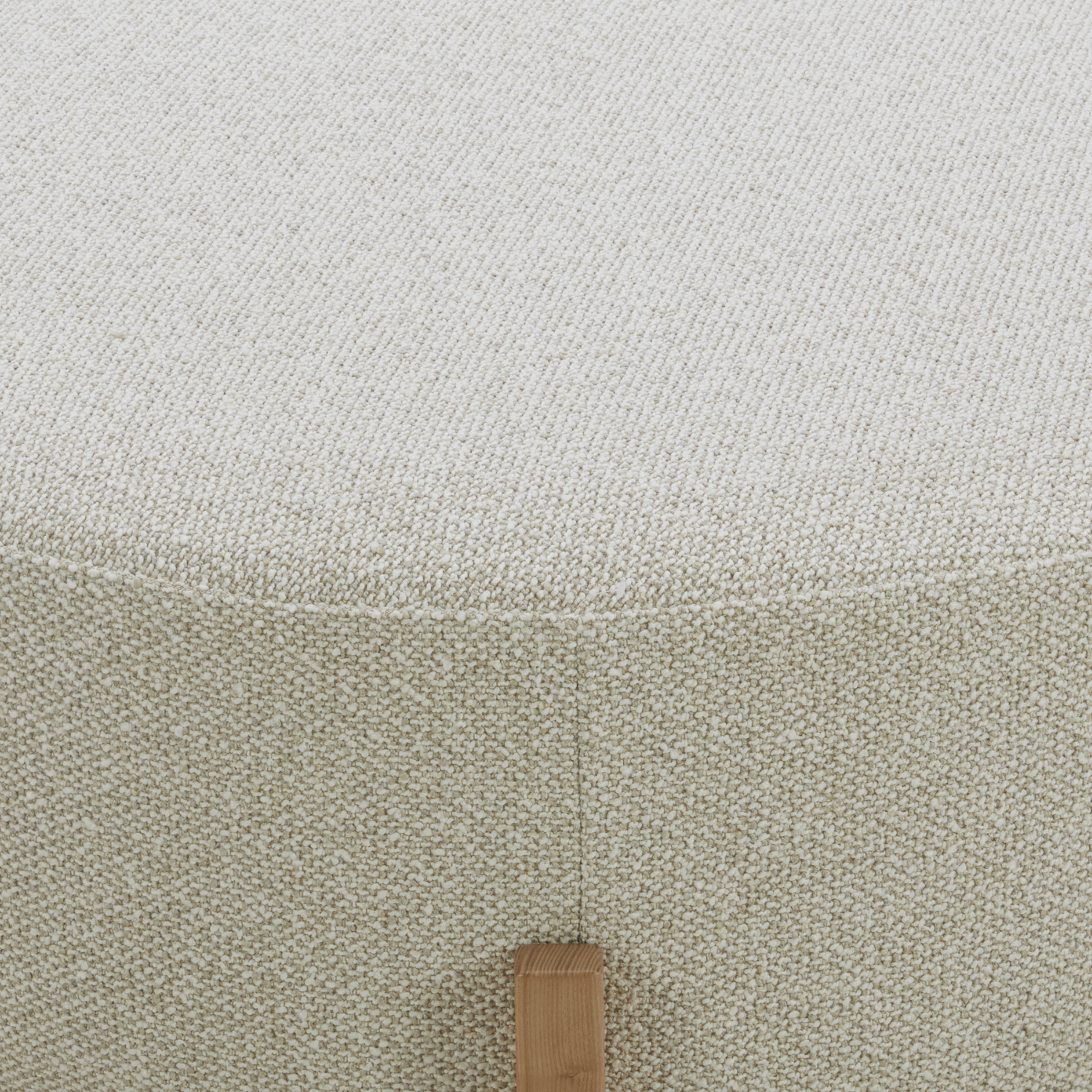 Pouf rond en polyester texturé lin - Base en bois clair, design scandinave