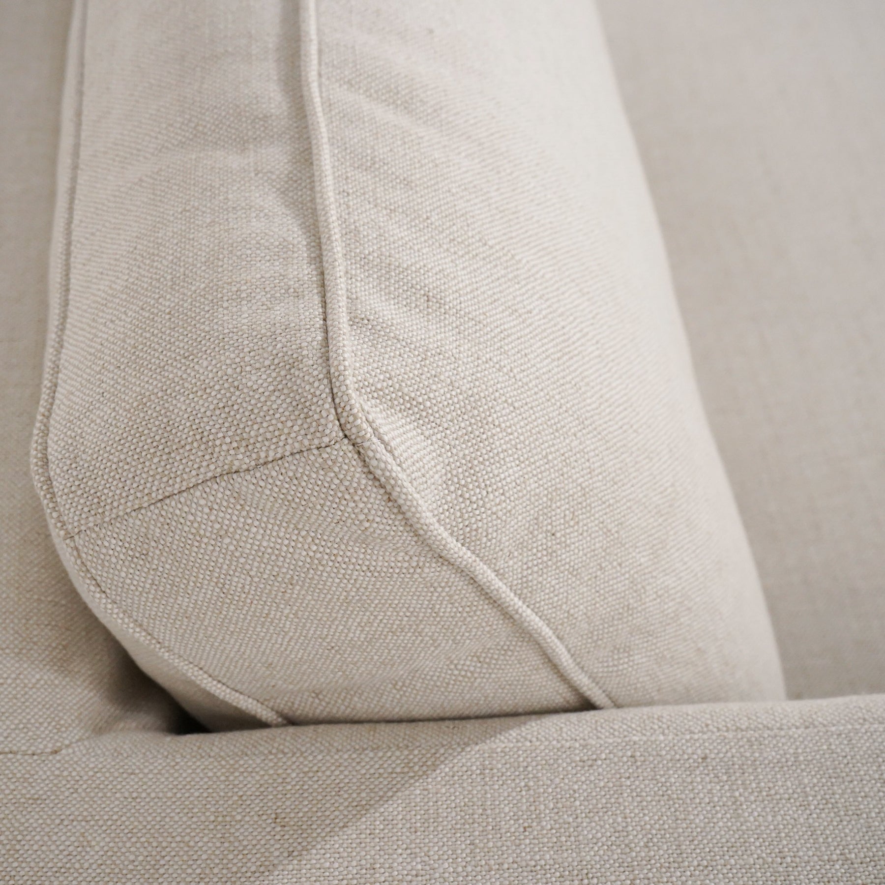 Fauteuil déhoussable en mélange de lin naturel – Accoudoirs droits, housse amovible