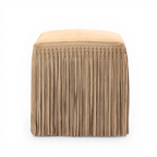 Pouf carré en suède taupe - Détails frangés, structuré