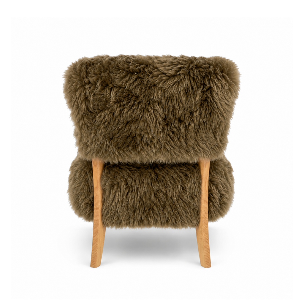 Fauteuil lounge en peau de mouton à poils longs, coloris taupe - Pieds en chêne massif, fabriqué à la main