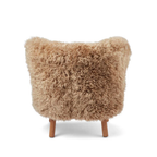 Fauteuil lounge en peau de mouton à poils longs couleur miel - Pieds en chêne massif