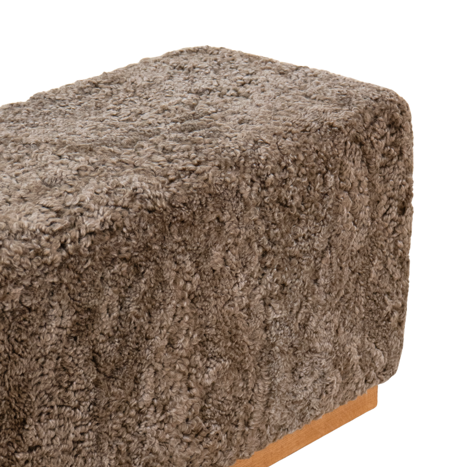 Banc Cube en Peau de Mouton de Laine Taupe Foncé - Base en Chêne Massif