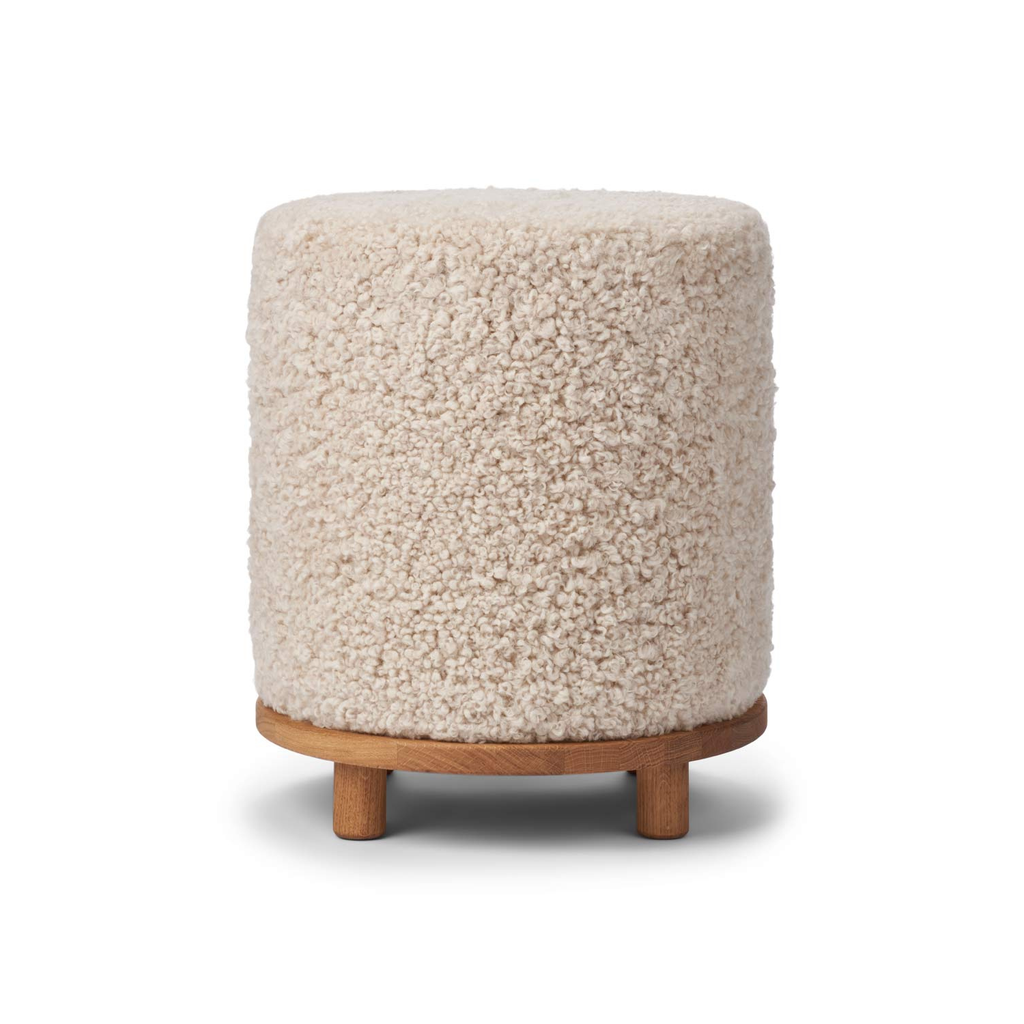 Pouf rond en laine et peau de mouton, coloris Perle - Base en chêne massif