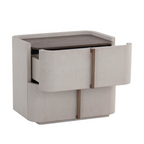 Table de chevet incurvée en similicuir crème – Dessus en placage de chêne, 2 tiroirs, base en acacia