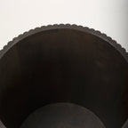 Table d'appoint en bois de manguier massif brun expresso - Base cannelée, couvercle amovible